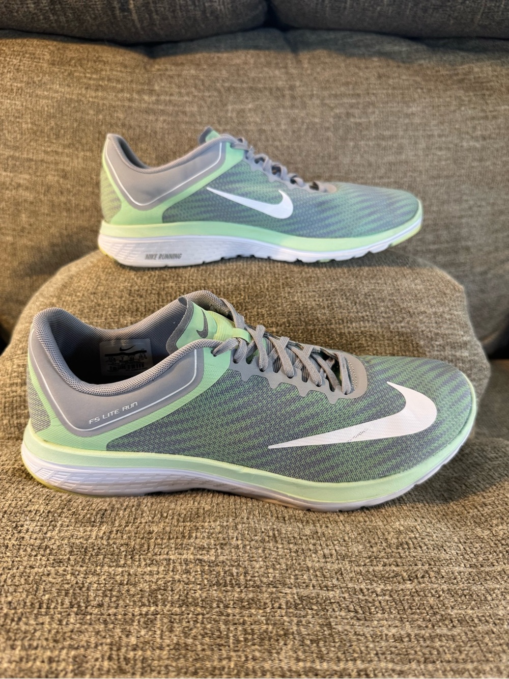 Nike Women's FS Lite Run 4 Premium Grey/Fresh Mint #852468-003 Size 11.5